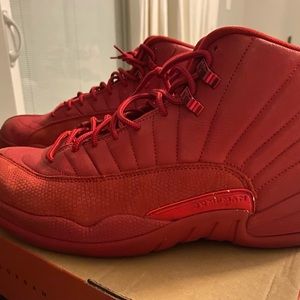 Air Jordan 12 retro gym red(( reasonable offers will be considered))
